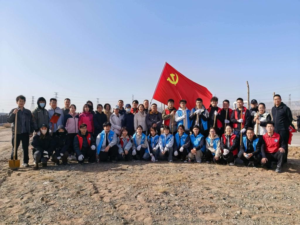 植绿护绿砺初心 党建引领育担当